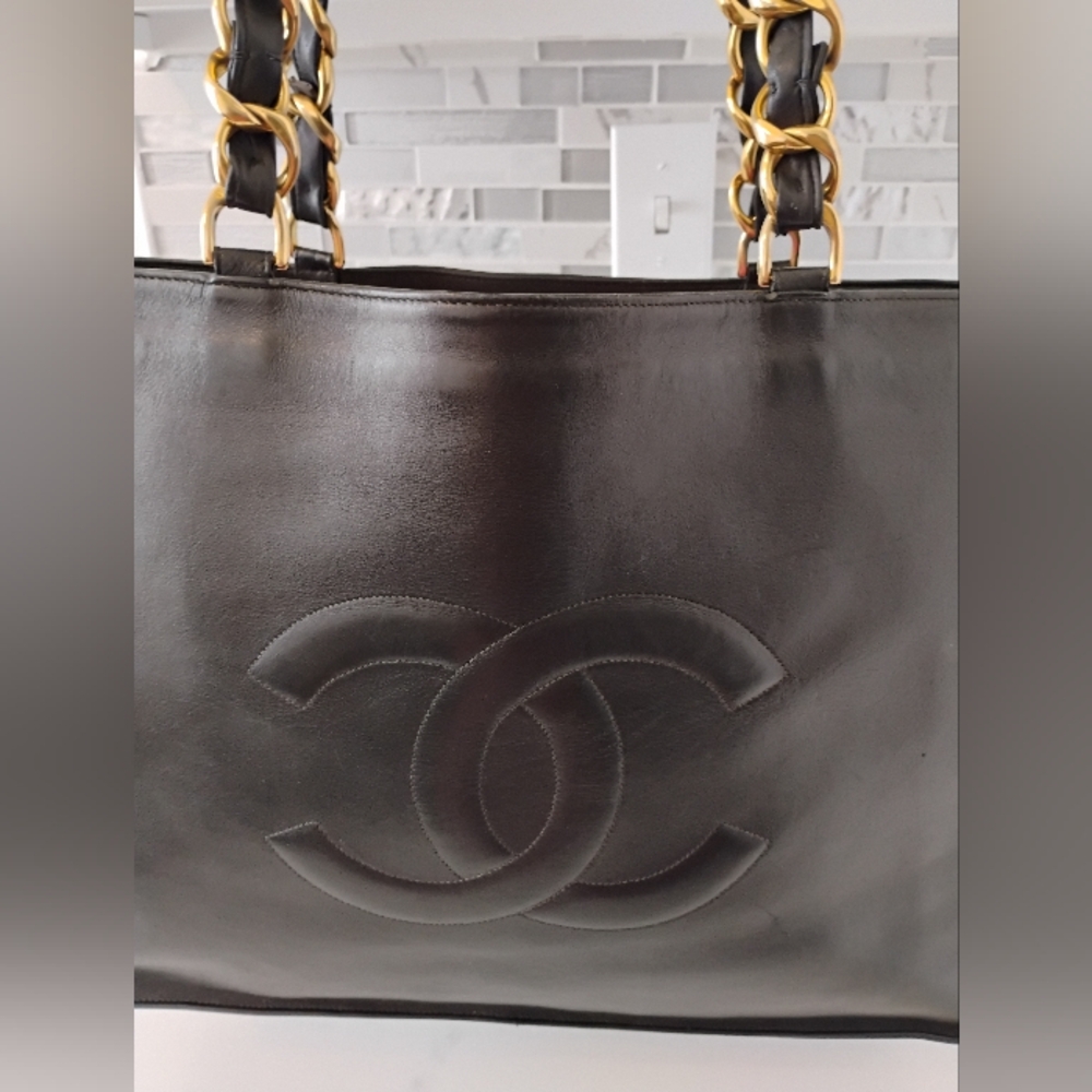 🛑SOLD🛑 CHANEL Large CC Vintage Chain Tote w/GHW - Picture 2 of 14